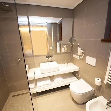 Theatro 4* Тирана